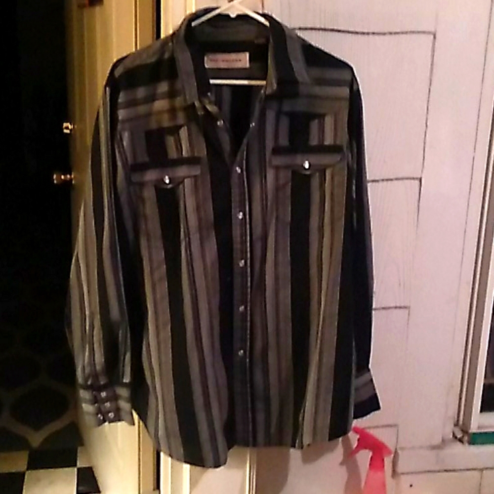 Brit and Brindle casual button down shirt